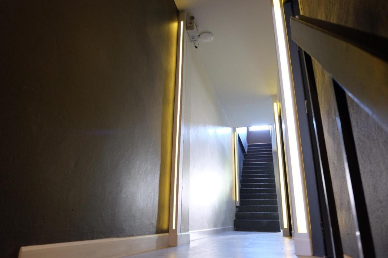 Four Sisters Homestay Μπανγκόκ Εξωτερικό φωτογραφία